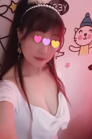 大人の色気と魅力をとても感じられる、落ち着きのあるセラピストです！ 肌がとても綺麗で気配りがよくでき、しっかりものの彼女。 魅力たっぷりも彼女に優しく癒されてみてください！ （2024/04/30）